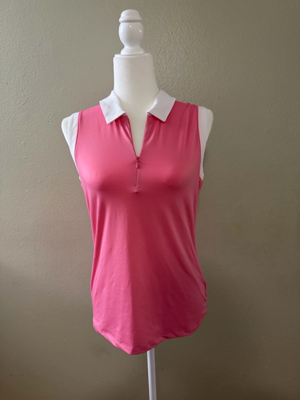 NWT Tommy Bahama Golf Sleeveless Polo Shirt - Pink & White - Size Medium